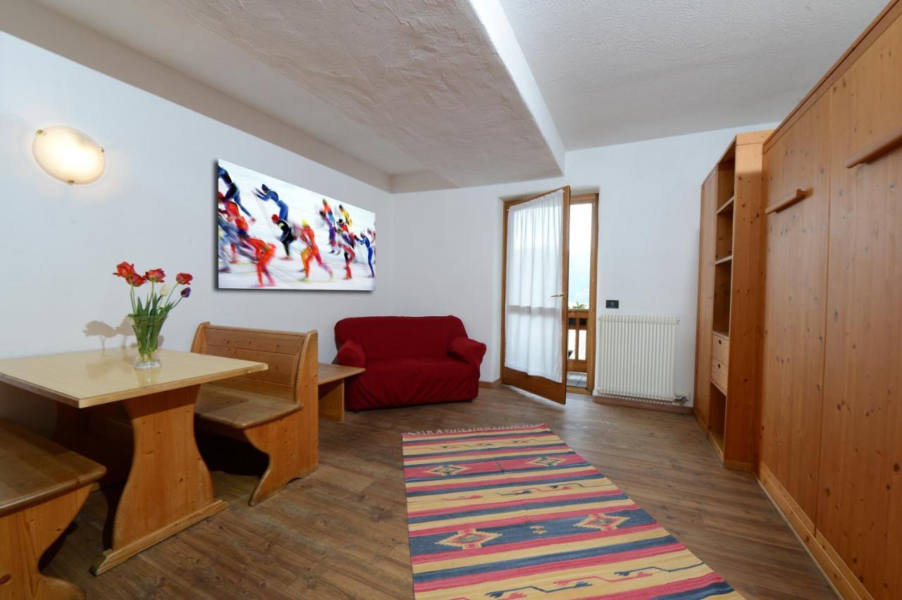 Residence Miramonti Daiano Bagian luar foto