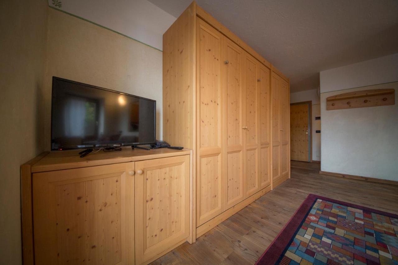 Residence Miramonti Daiano Bagian luar foto