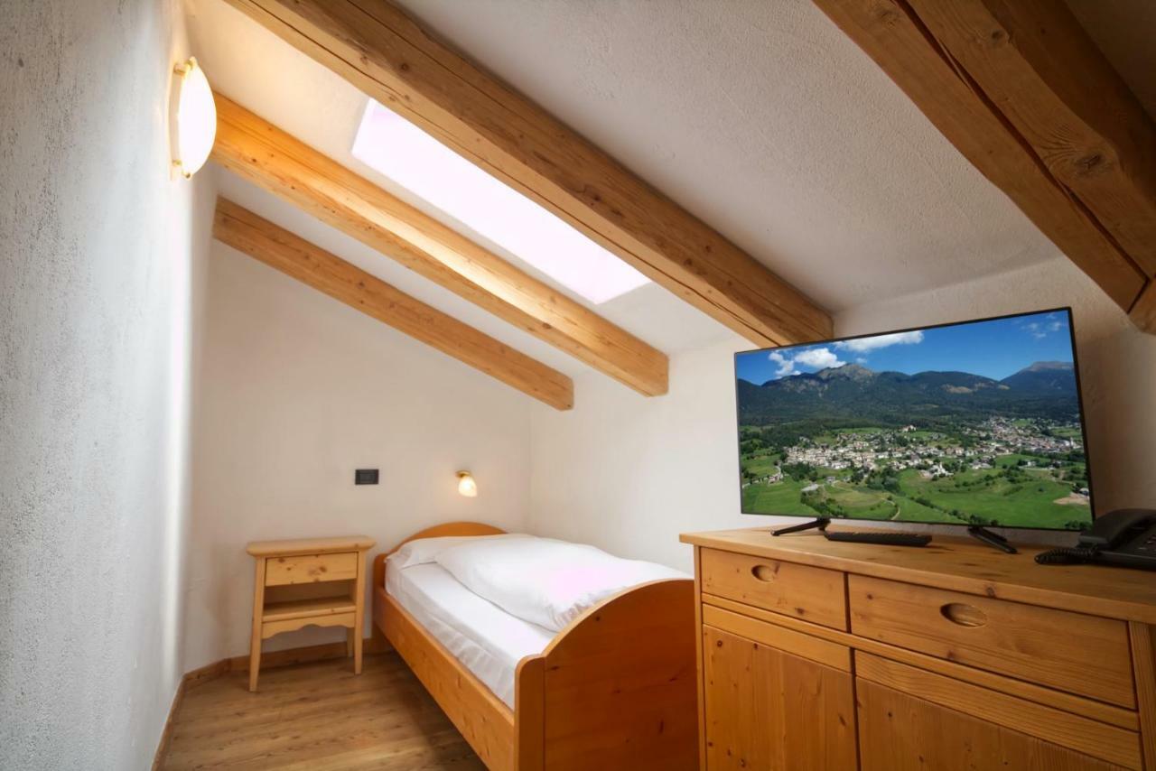 Residence Miramonti Daiano Bagian luar foto