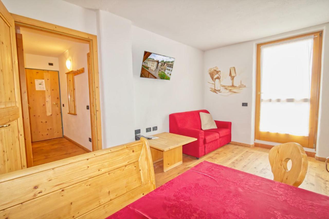 Residence Miramonti Daiano Bagian luar foto