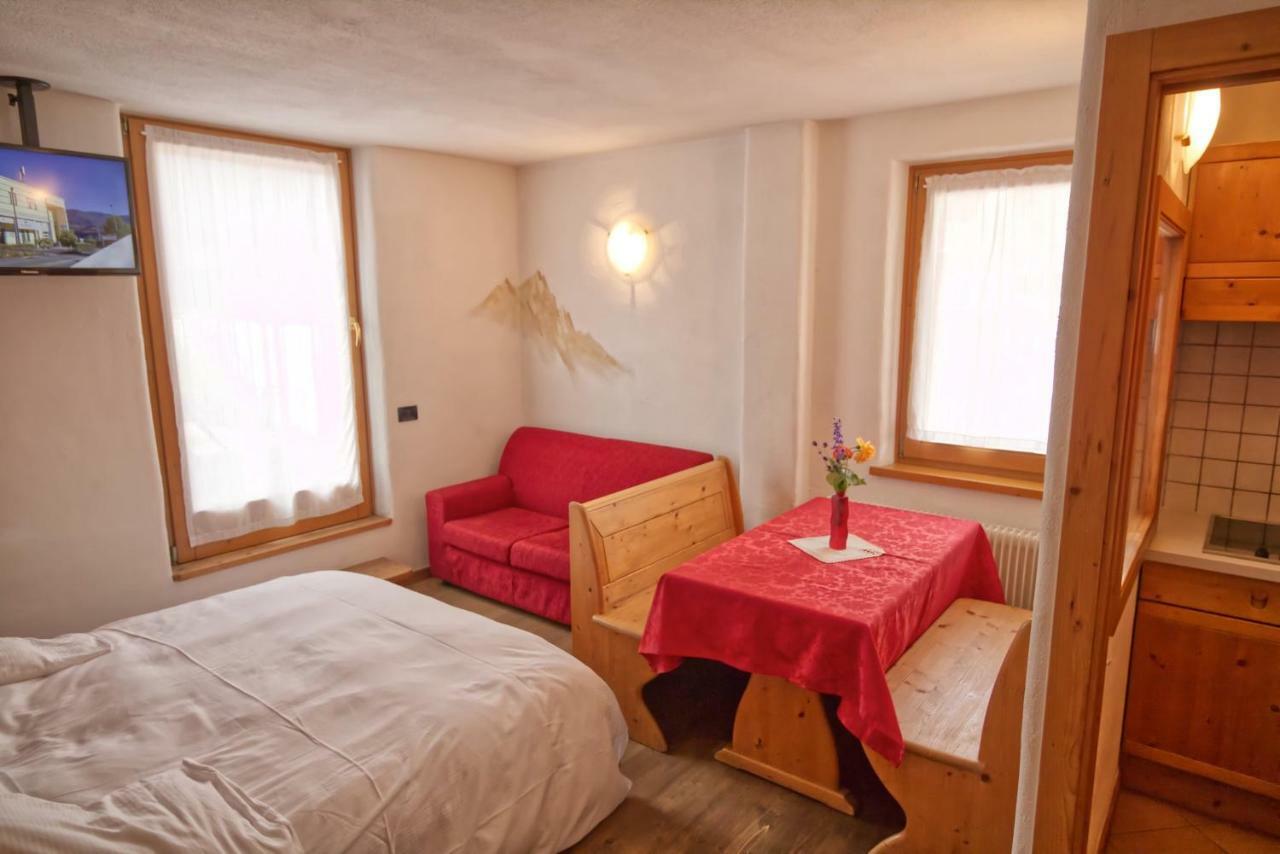 Residence Miramonti Daiano Bagian luar foto