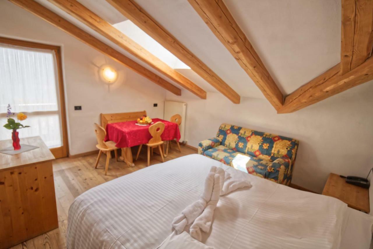 Residence Miramonti Daiano Bagian luar foto