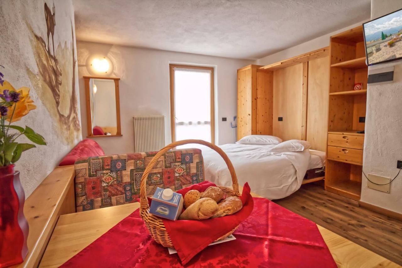 Residence Miramonti Daiano Bagian luar foto